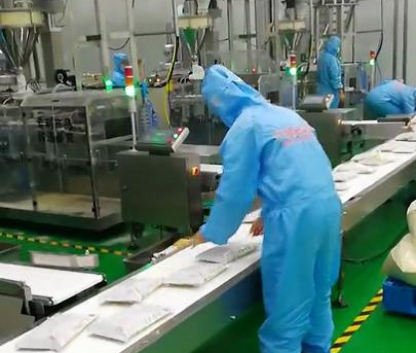 全自动水平给袋包装机生产线 Automatic horizontal bag-feeding packaging machine production line